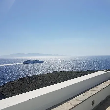 La Chapelle Ouest * Ájosz Romanósz