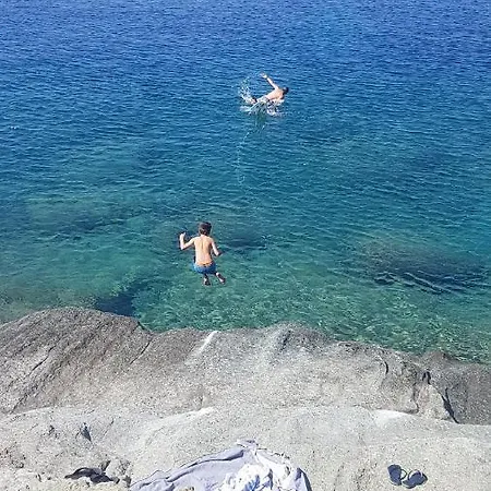 La Chapelle Ouest Nyaraló Ájosz Romanósz