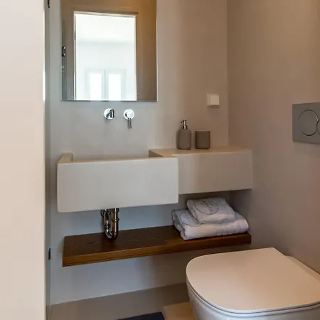 La Chapelle Ouest Nyaraló *