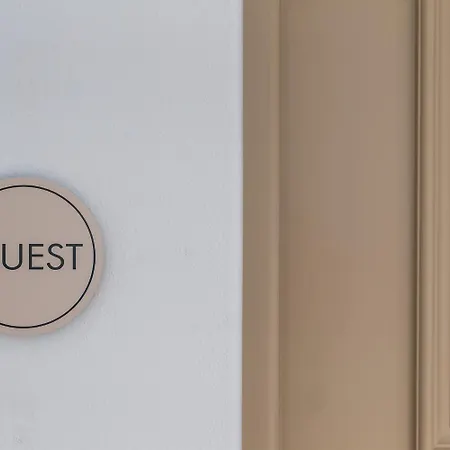 La Chapelle Ouest * Ájosz Romanósz