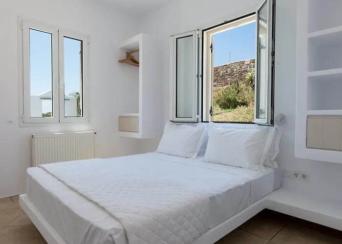 La Chapelle Ouest * Agios Romanos